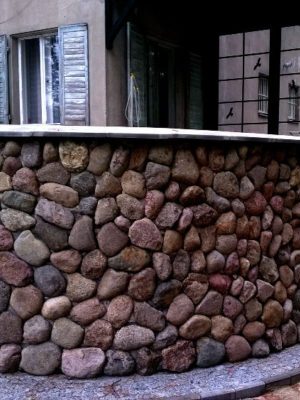 . Mauer. Enden aus Stein.