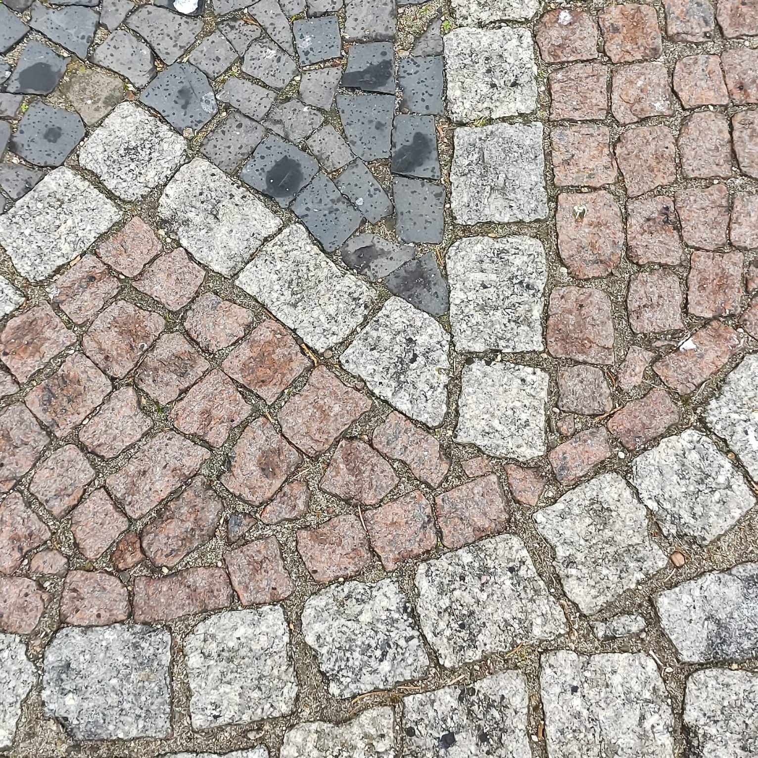 Fußböden, Treppen - prächtige, individuell gestaltete Feldsteinmosaike von Stenos.