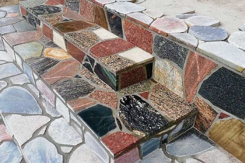 Feldstein für Treppen schneiden